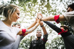 Cohésion de groupe apéro nature Team building en équipe